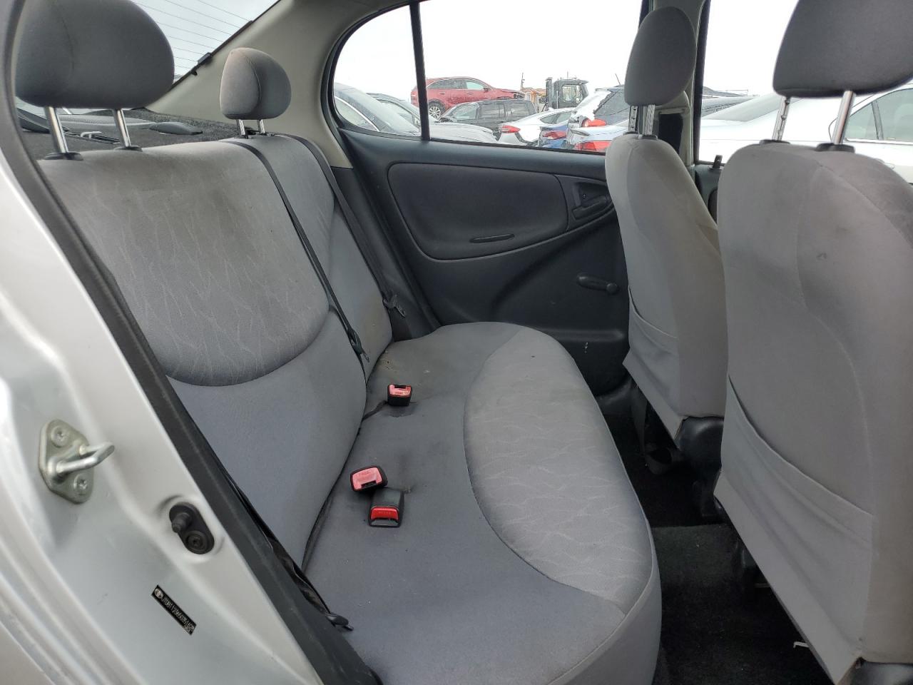 2005 Toyota Echo - Image 10