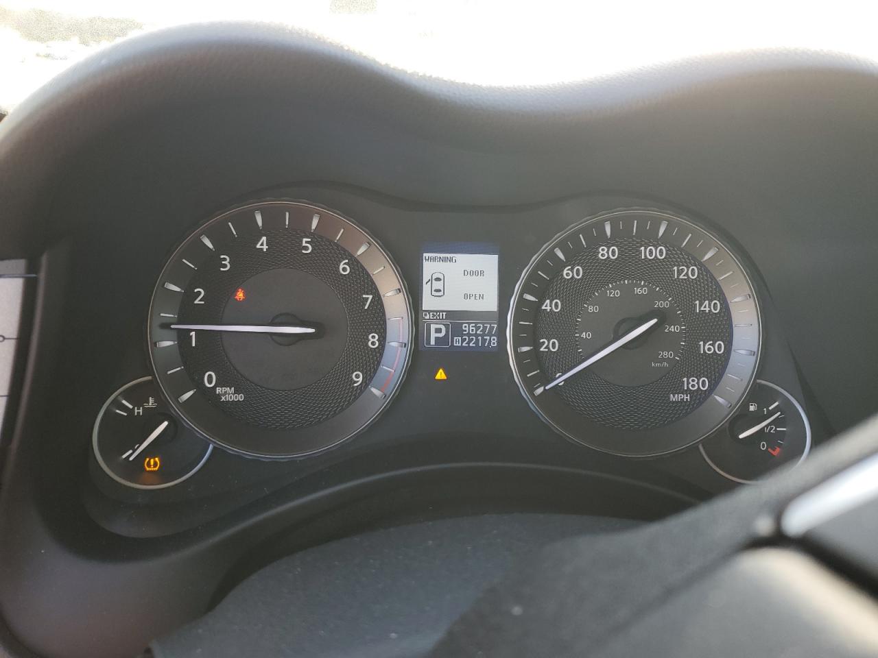 2013 Infiniti M - Image 9