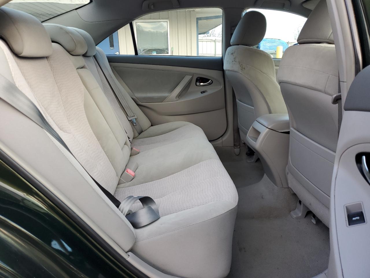 2011 Toyota Camry - Image 11