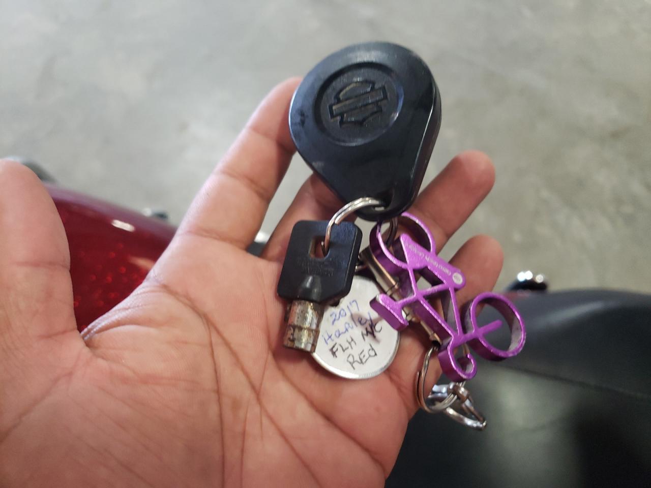 2017 Harley-Davidson Flhxs Street Glide Special VIN: 1HD1KRC12HB642645 Lot: 43289525