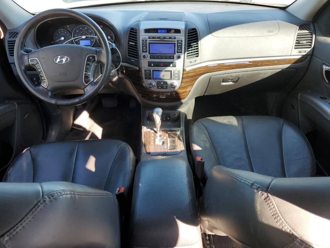 2012 Hyundai Santa Fe - Image 8