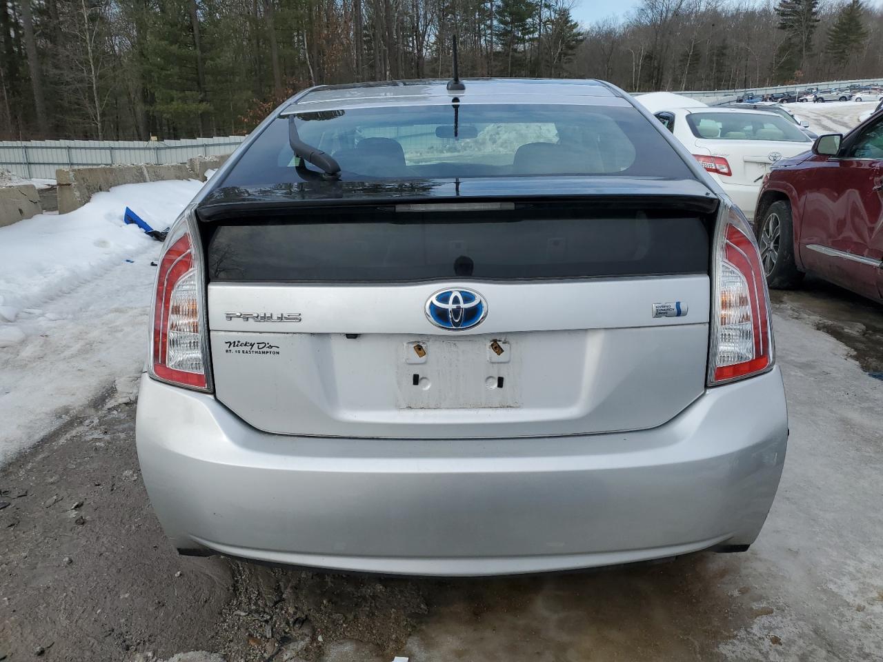 2015 Toyota Prius - Image 6