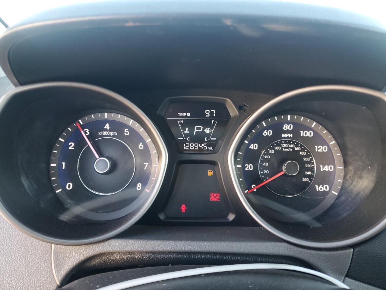 2015 Hyundai Elantra - Image 9