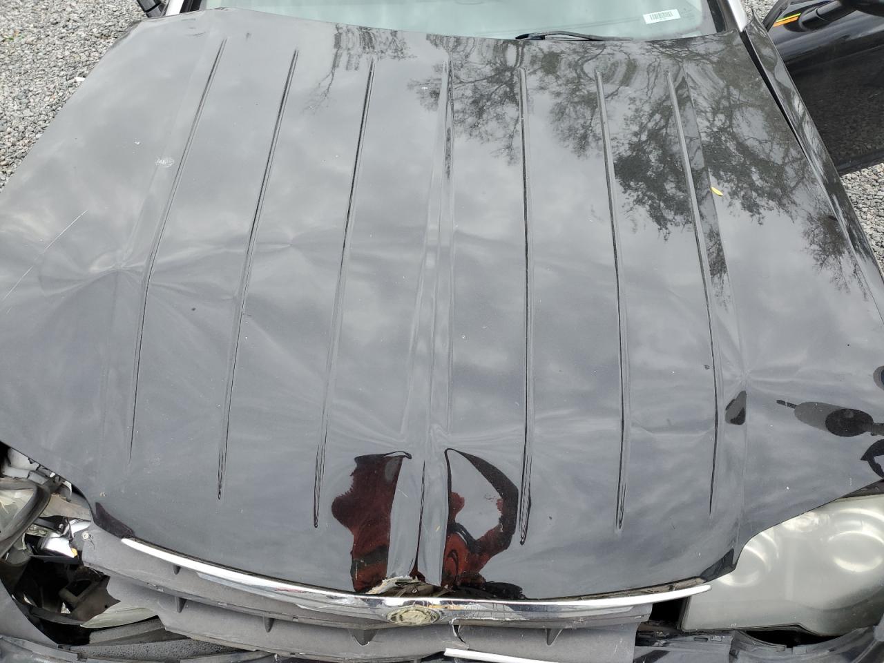 2006 Chrysler Crossfire - Image 11