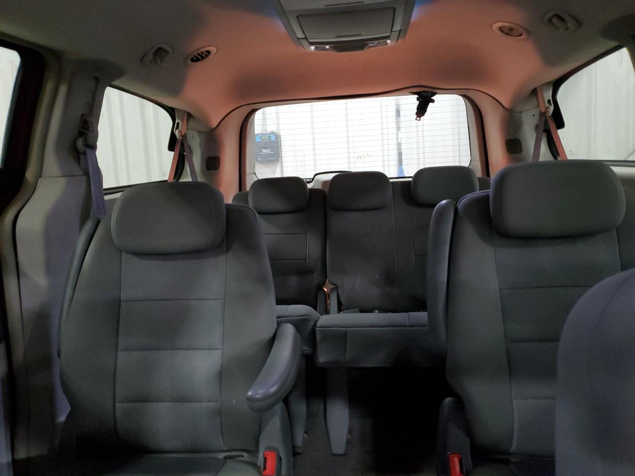 2008 Dodge Caravan - Image 10