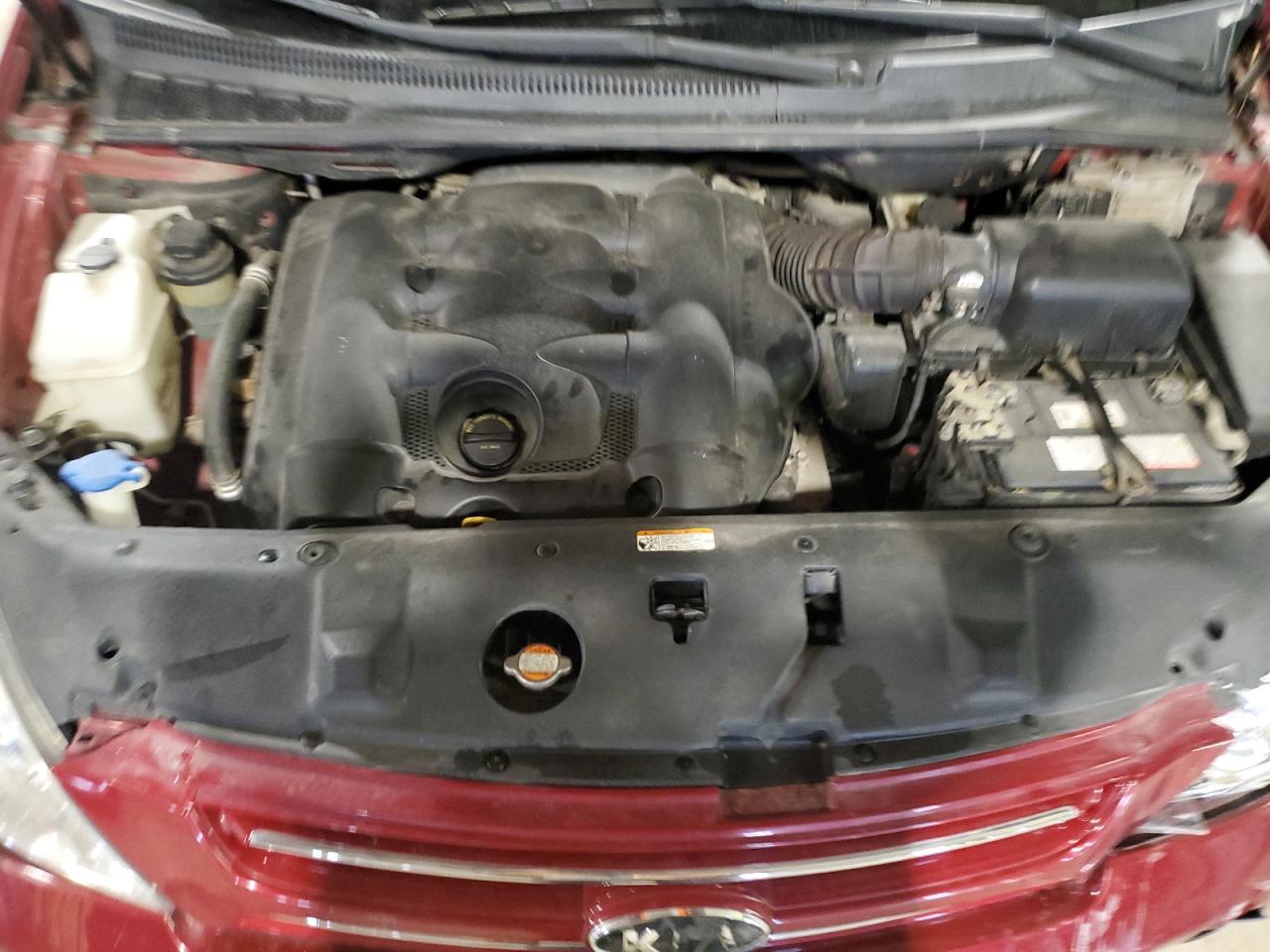 2010 Kia Sedona - Image 12