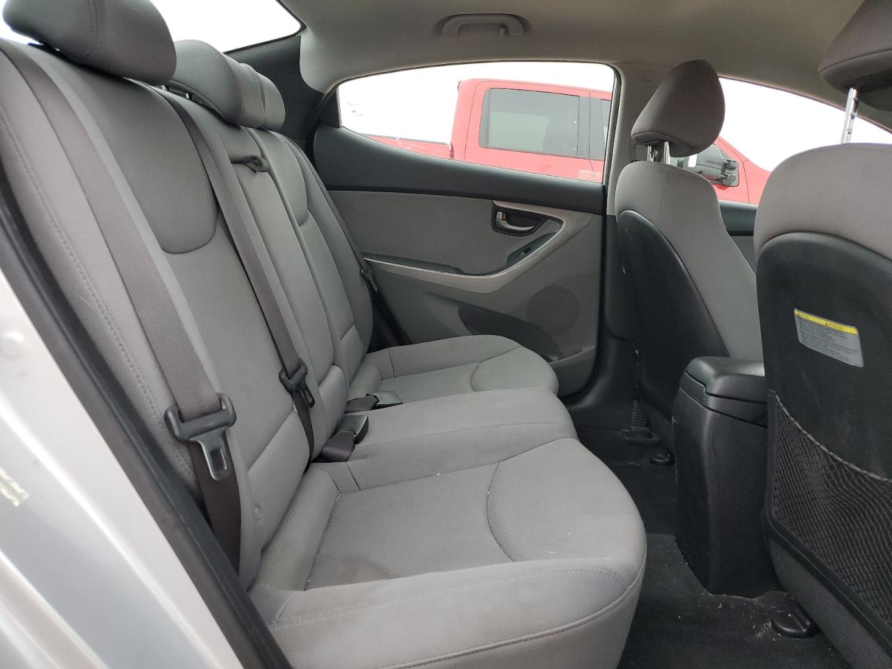 2013 Hyundai Elantra - Image 10
