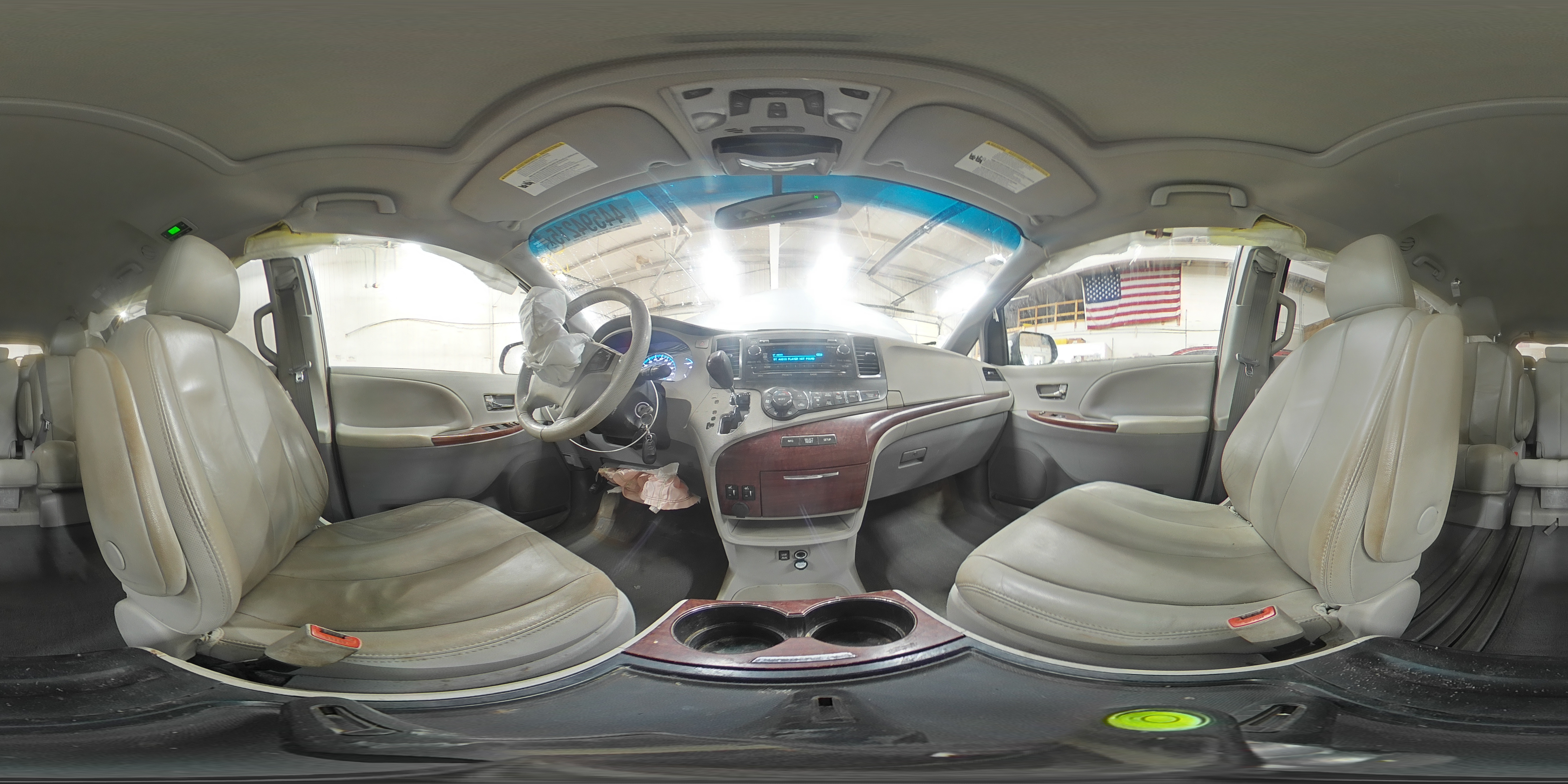 2012 Toyota Sienna - Image 13