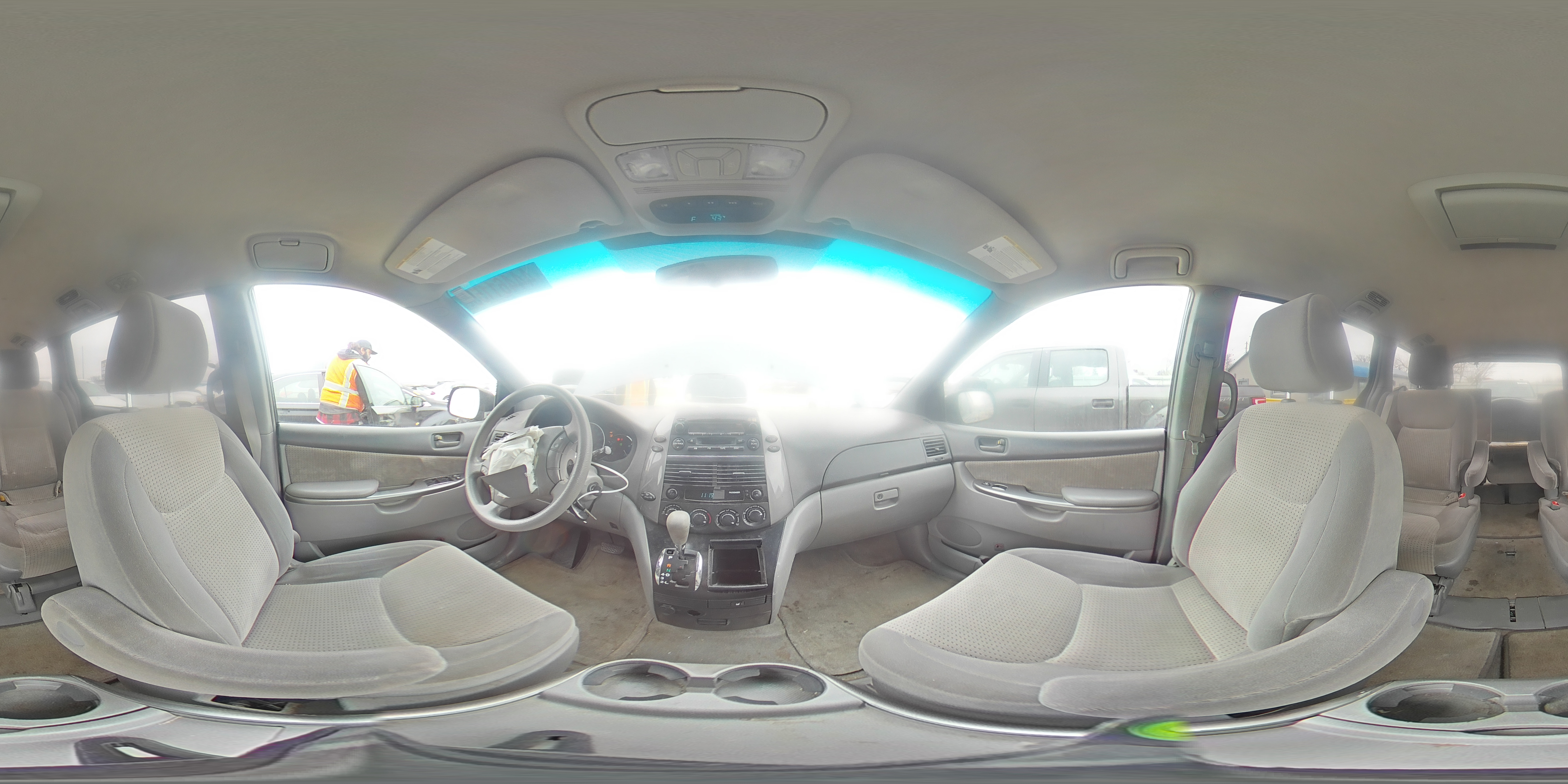 2010 Toyota Sienna - Image 14