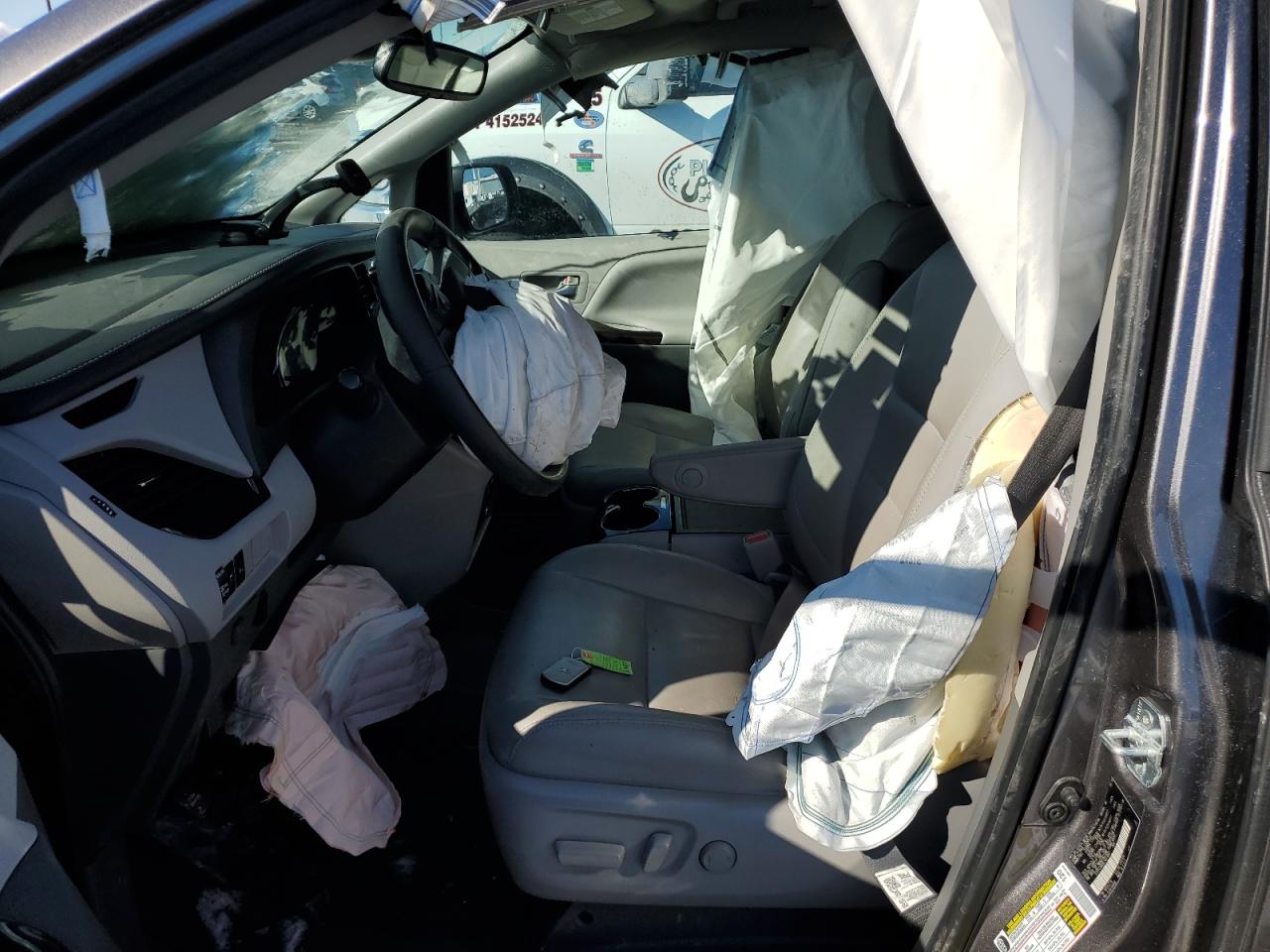 2020 Toyota Sienna - Image 7