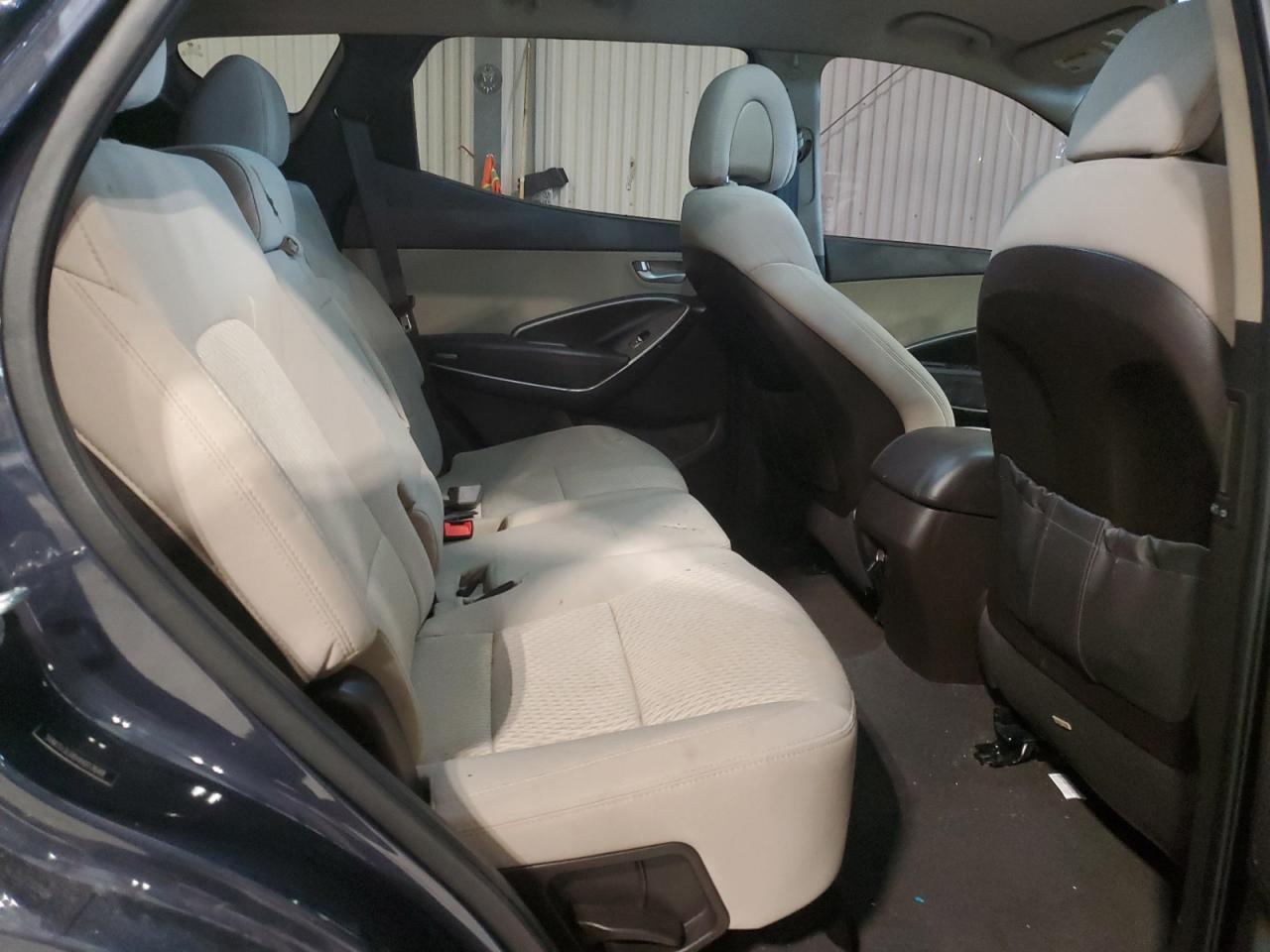 2017 Hyundai Santa Fe - Image 11