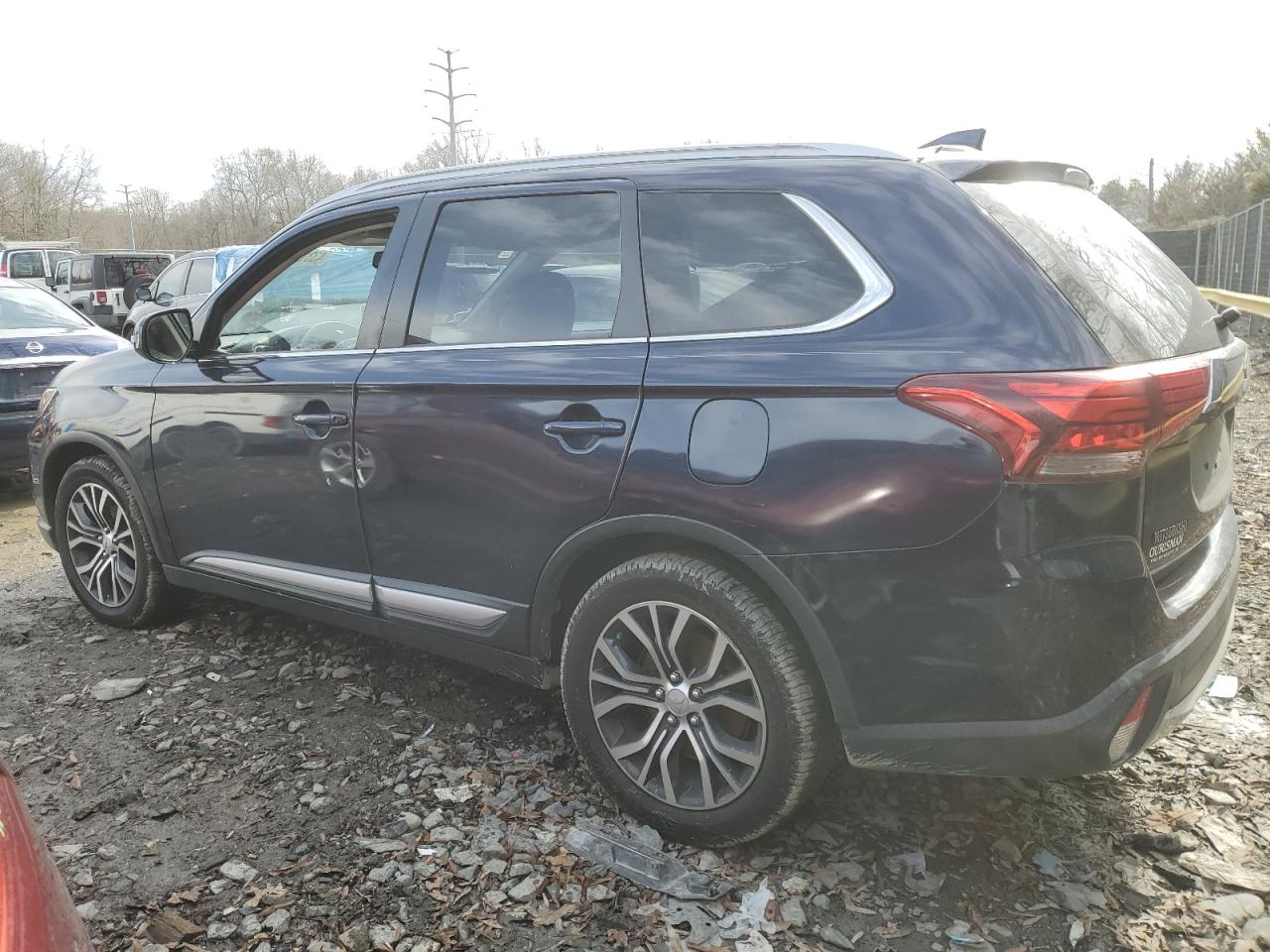 2018 Mitsubishi Outlander - Image 2