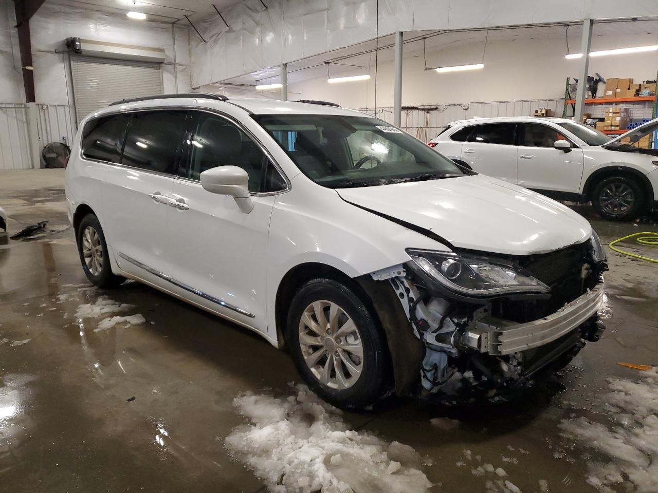 2017 Chrysler Pacifica - Image 4