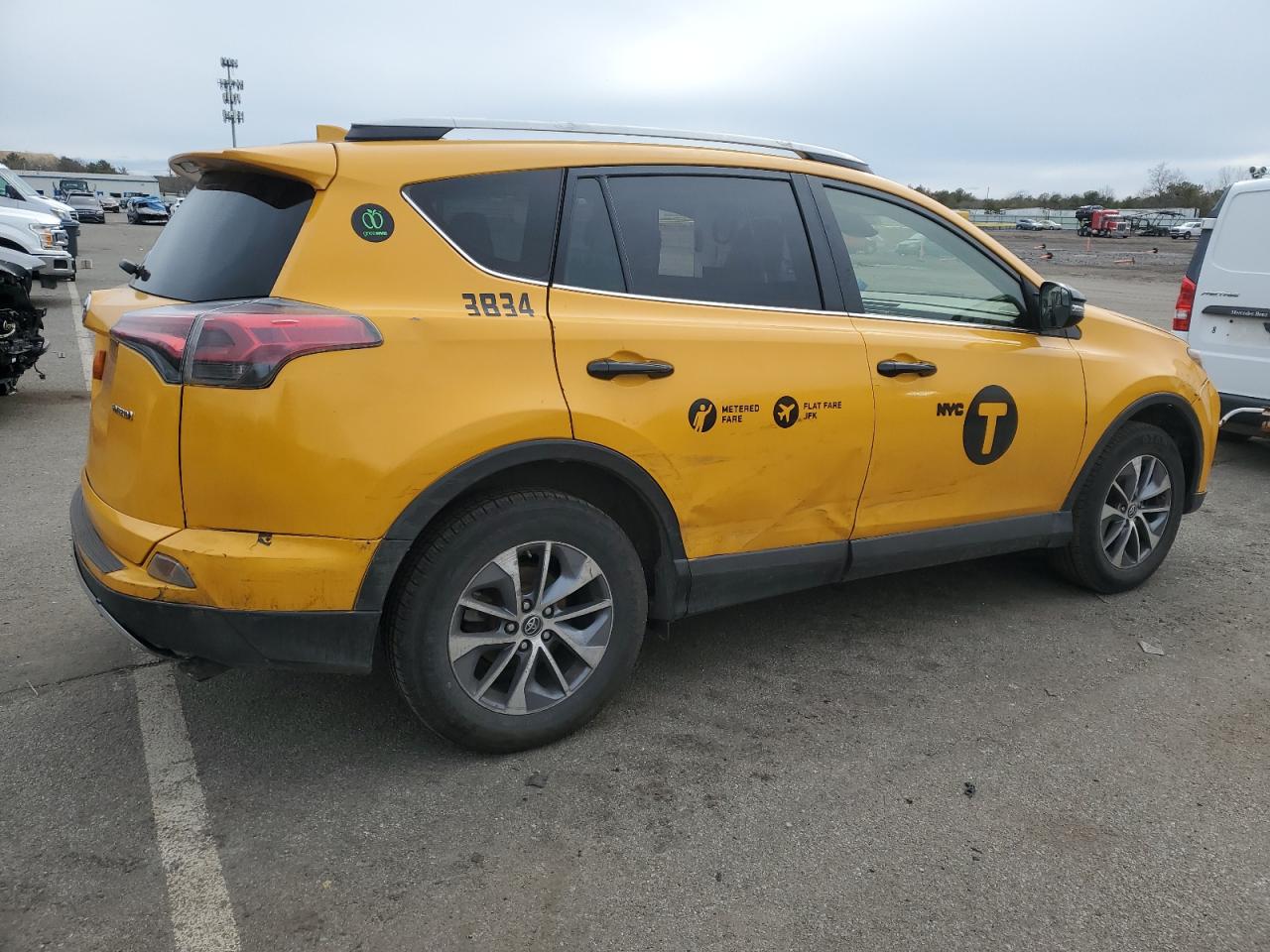 2018 Toyota RAV 4 - Image 3