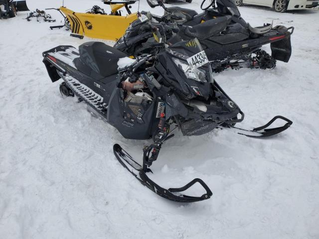 2016 Skidoo Snowbmobil