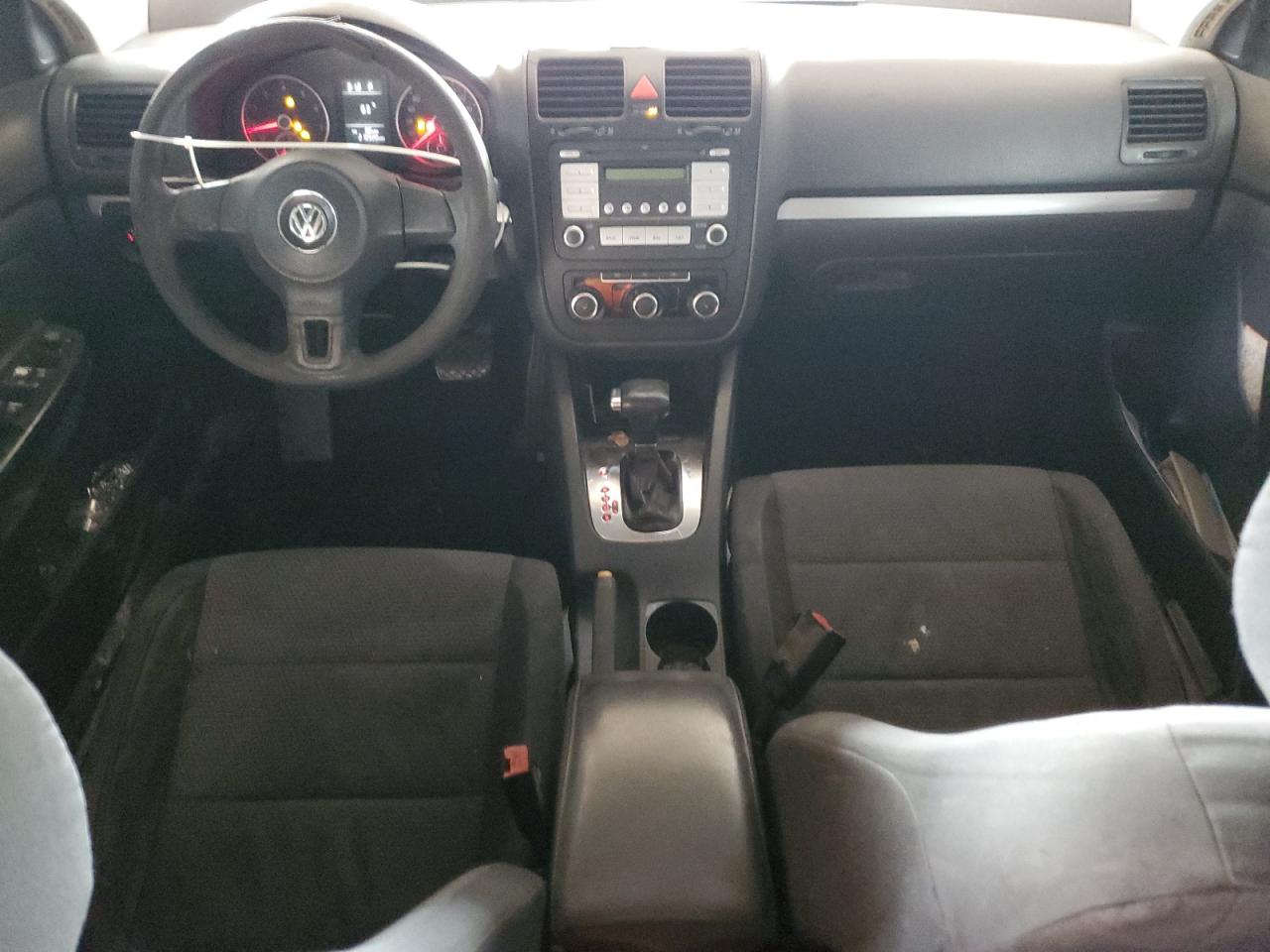 2010 Volkswagen Jetta - Image 8