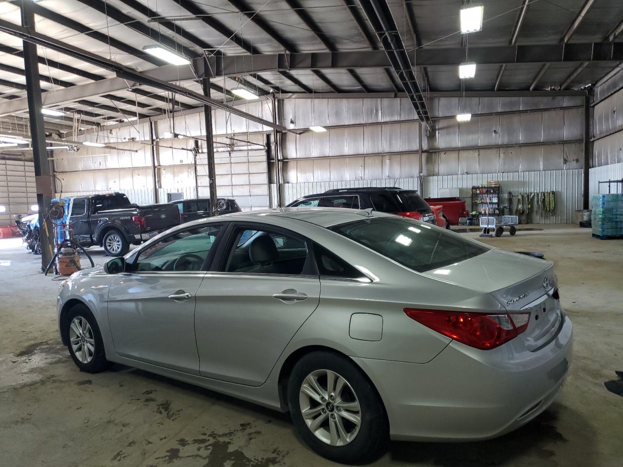 2013 Hyundai Sonata - Image 2