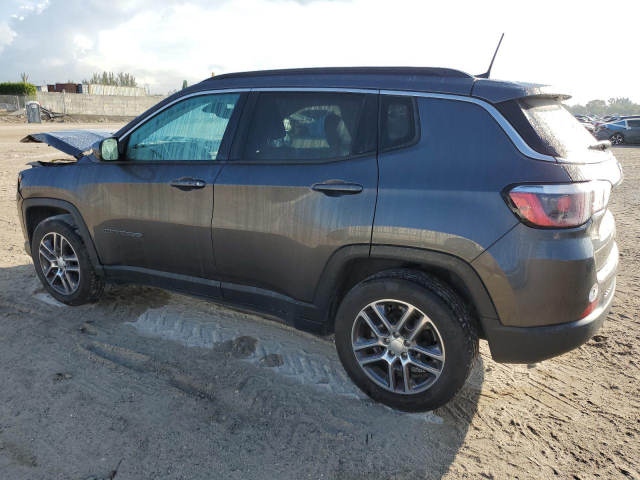 2019 Jeep Compass - Image 2