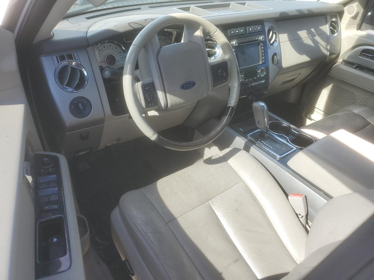 2014 Ford Expedition - Image 8
