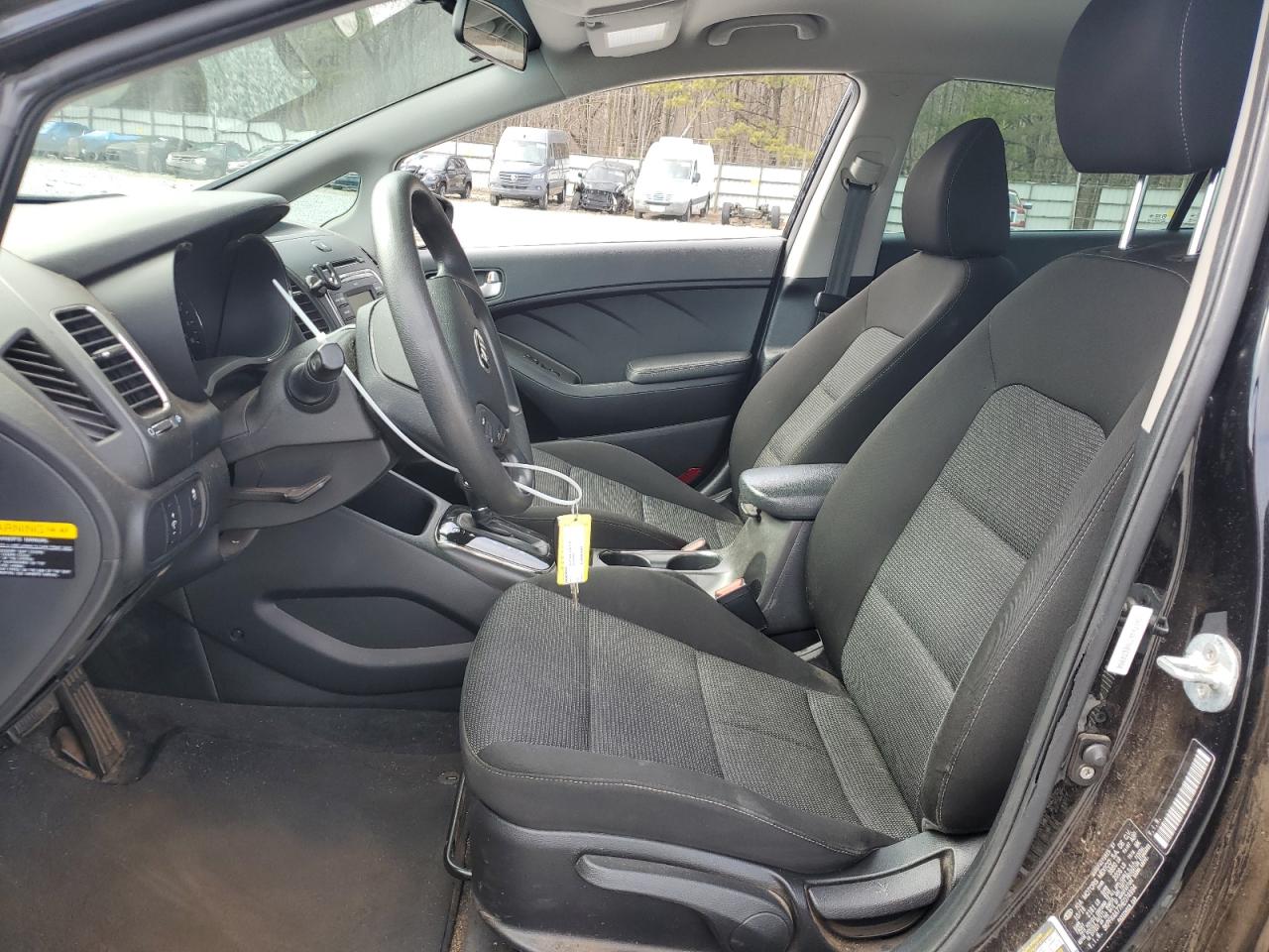 2017 Kia Forte - Image 7