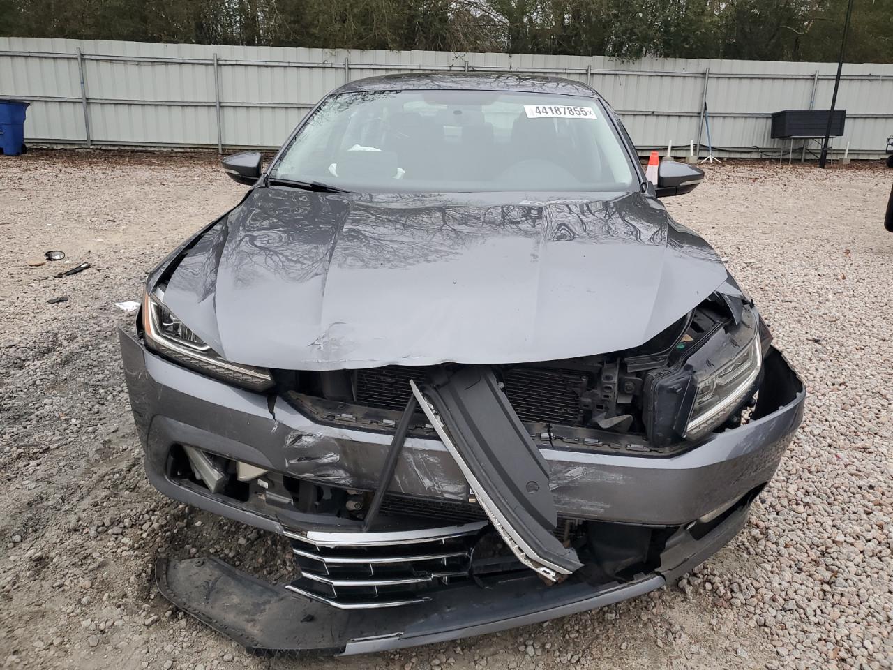 2017 Volkswagen Passat - Image 5