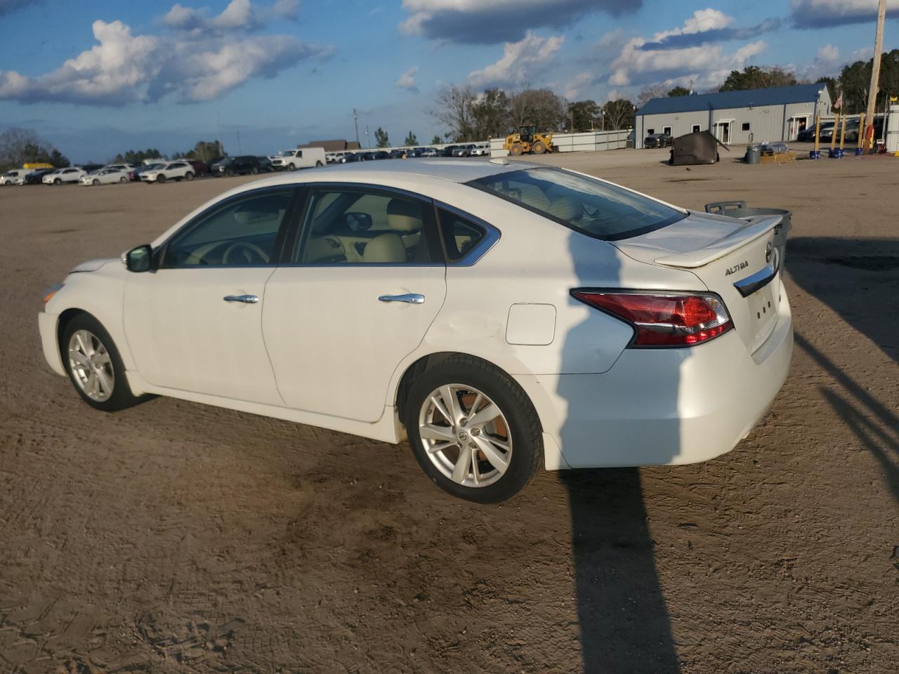 2014 Nissan Altima - Image 2