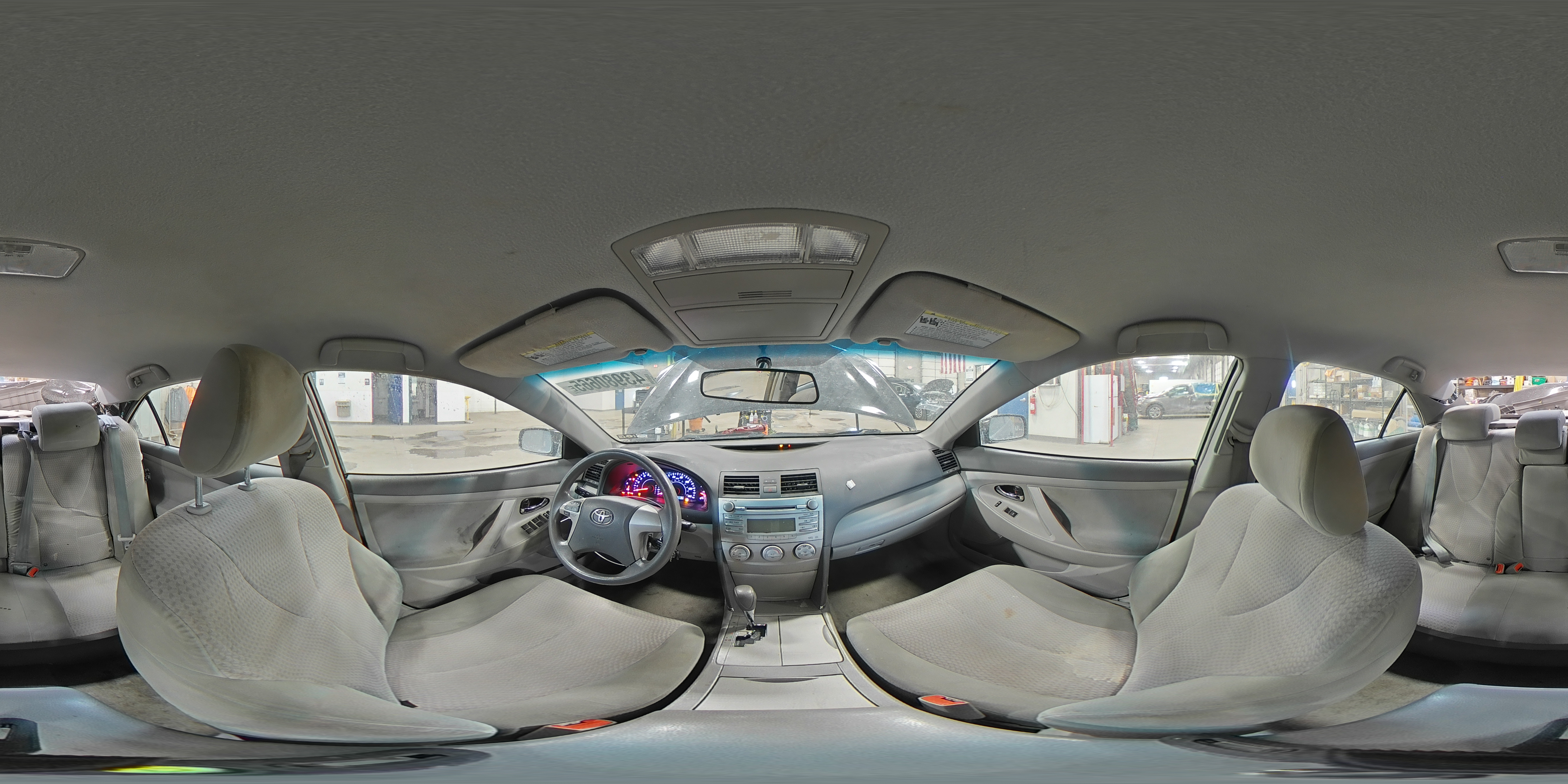 2011 Toyota Camry - Image 12