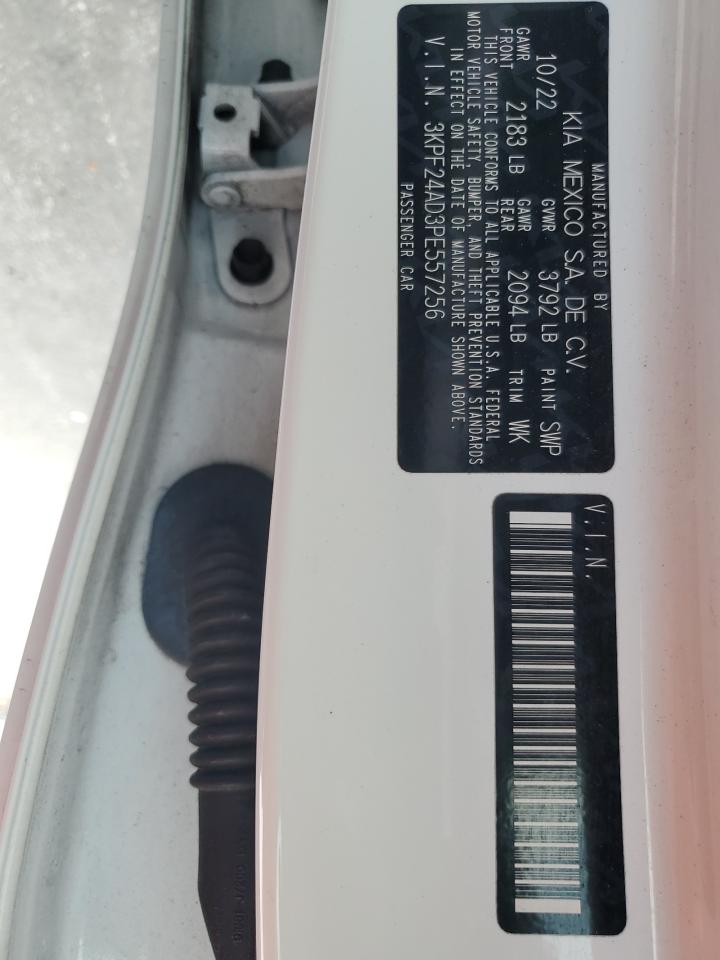 2023 Kia Forte - Image 12