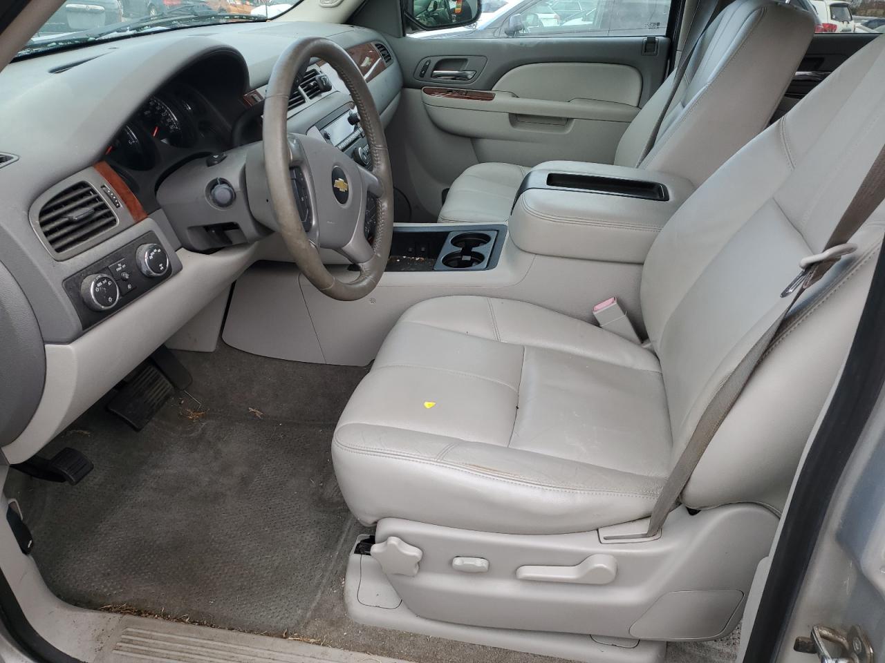 2013 Chevrolet Avalanche - Image 7