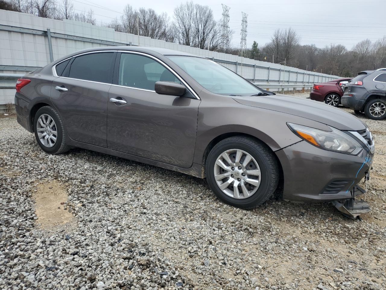 2017 Nissan Altima - Image 4