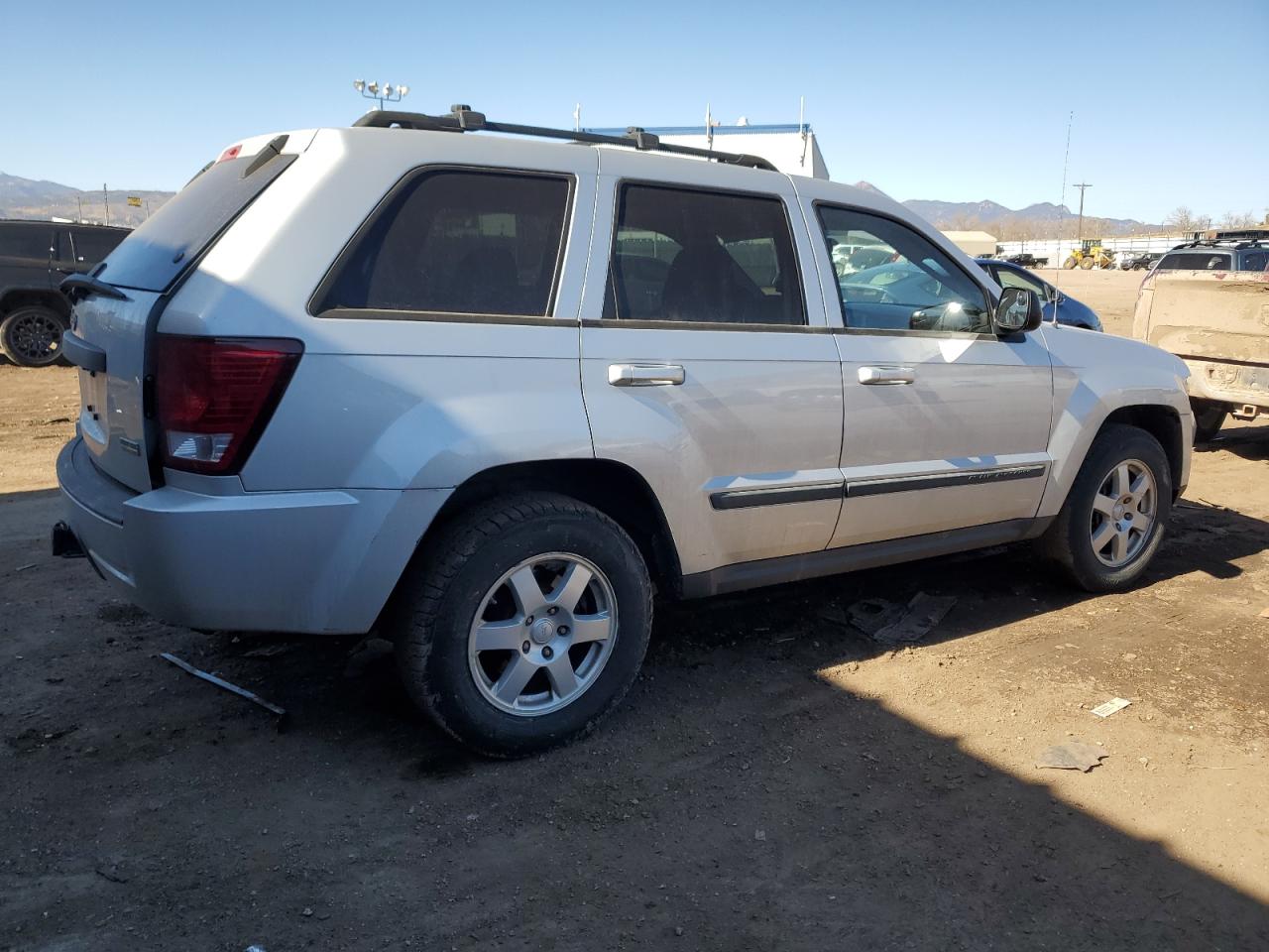 2008 Jeep Grand Cherokee - Image 3