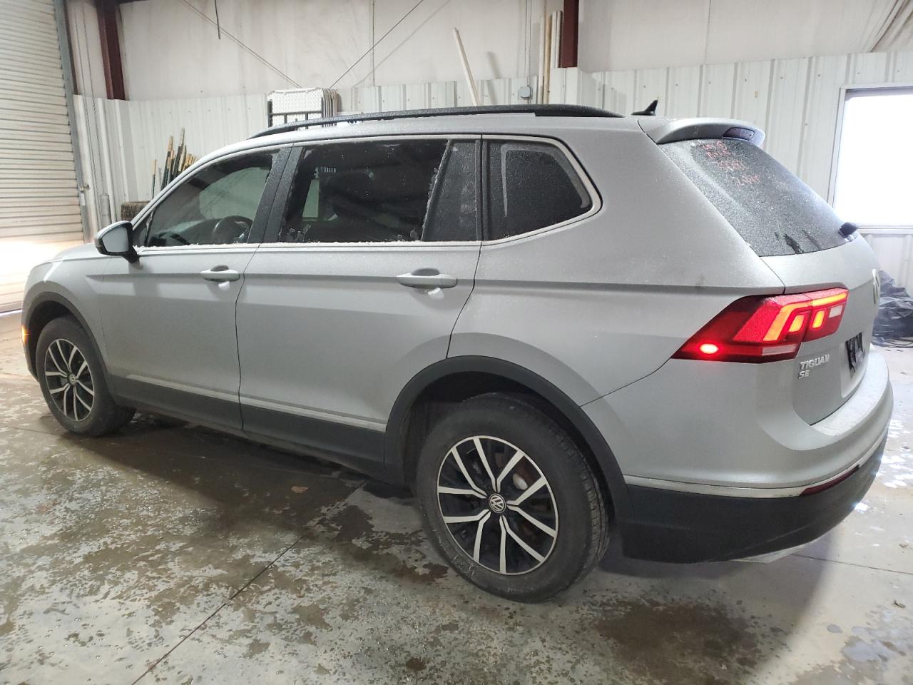 2021 Volkswagen Tiguan - Image 2
