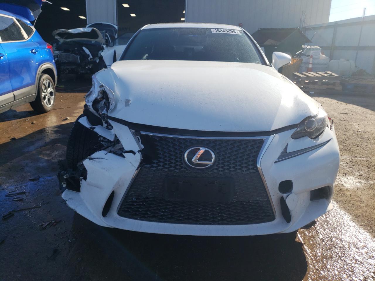 2016 Lexus IS - Image 5
