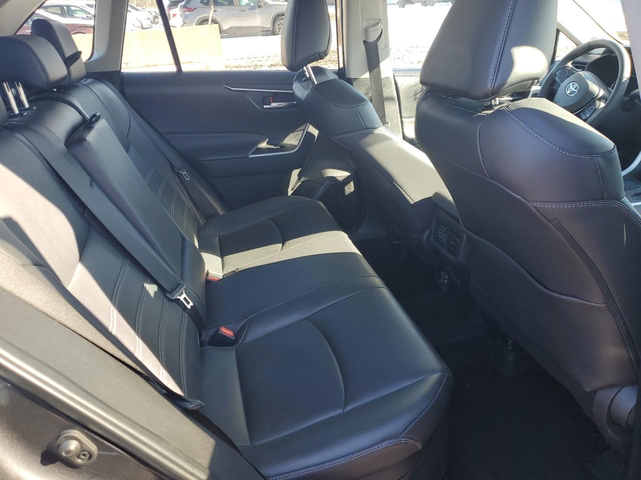 2024 Toyota RAV 4 - Image 11