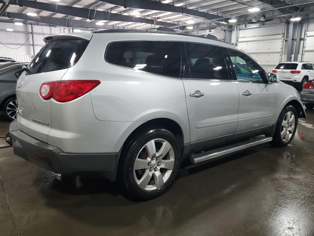 2011 Chevrolet Traverse - Image 3
