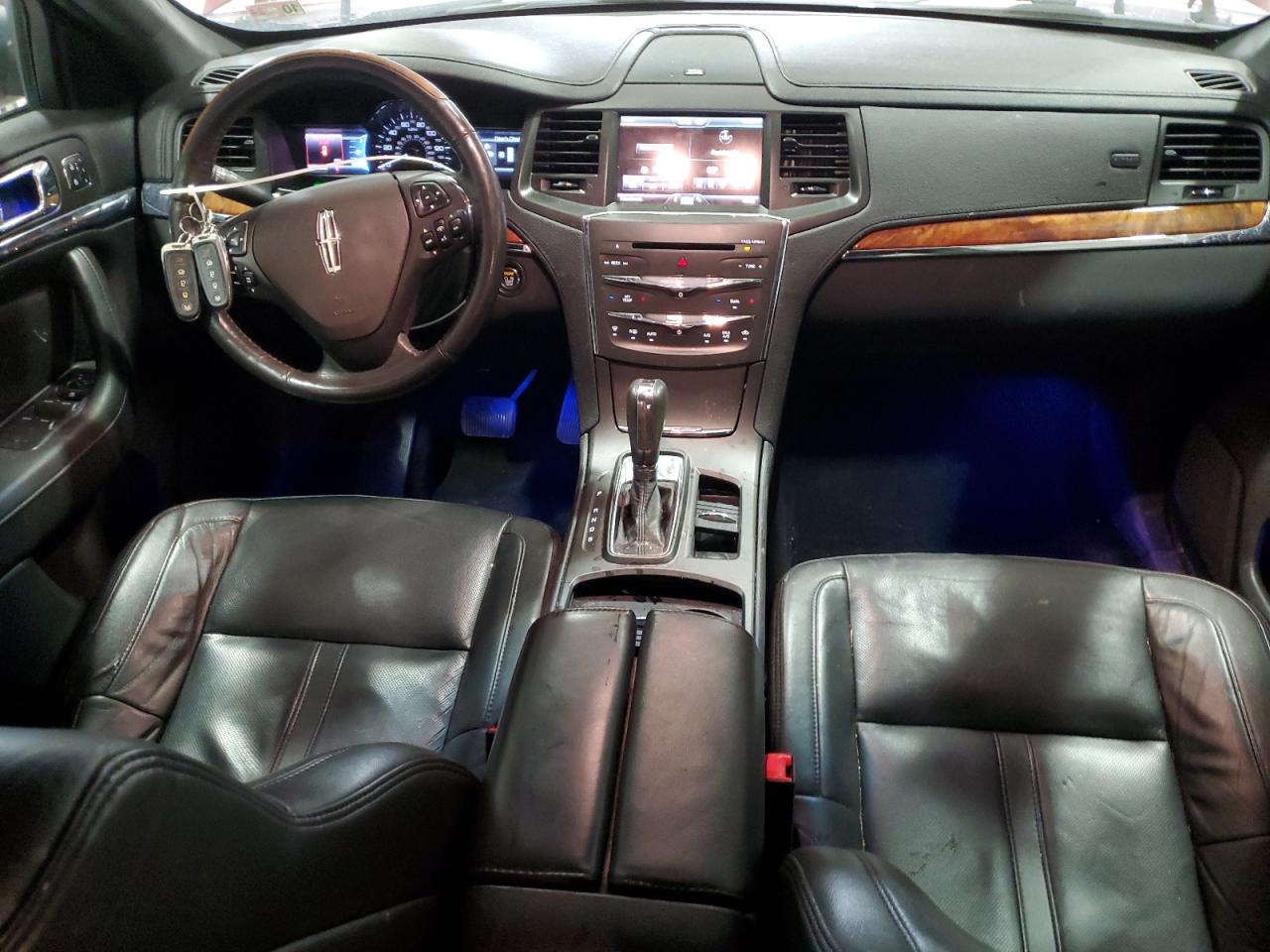 2013 Lincoln MKS - Image 8