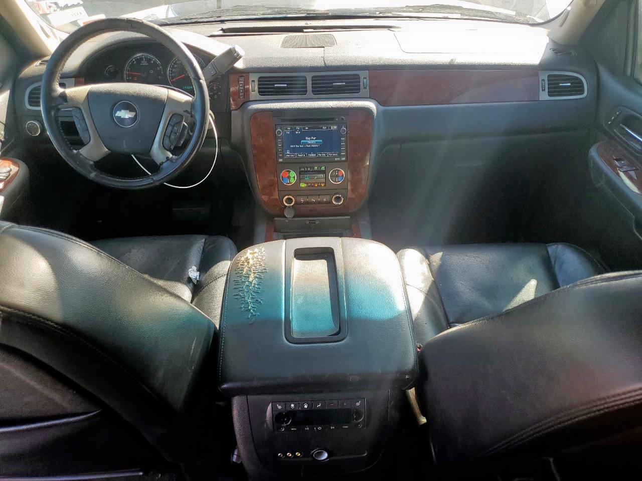2009 Chevrolet Suburban - Image 8