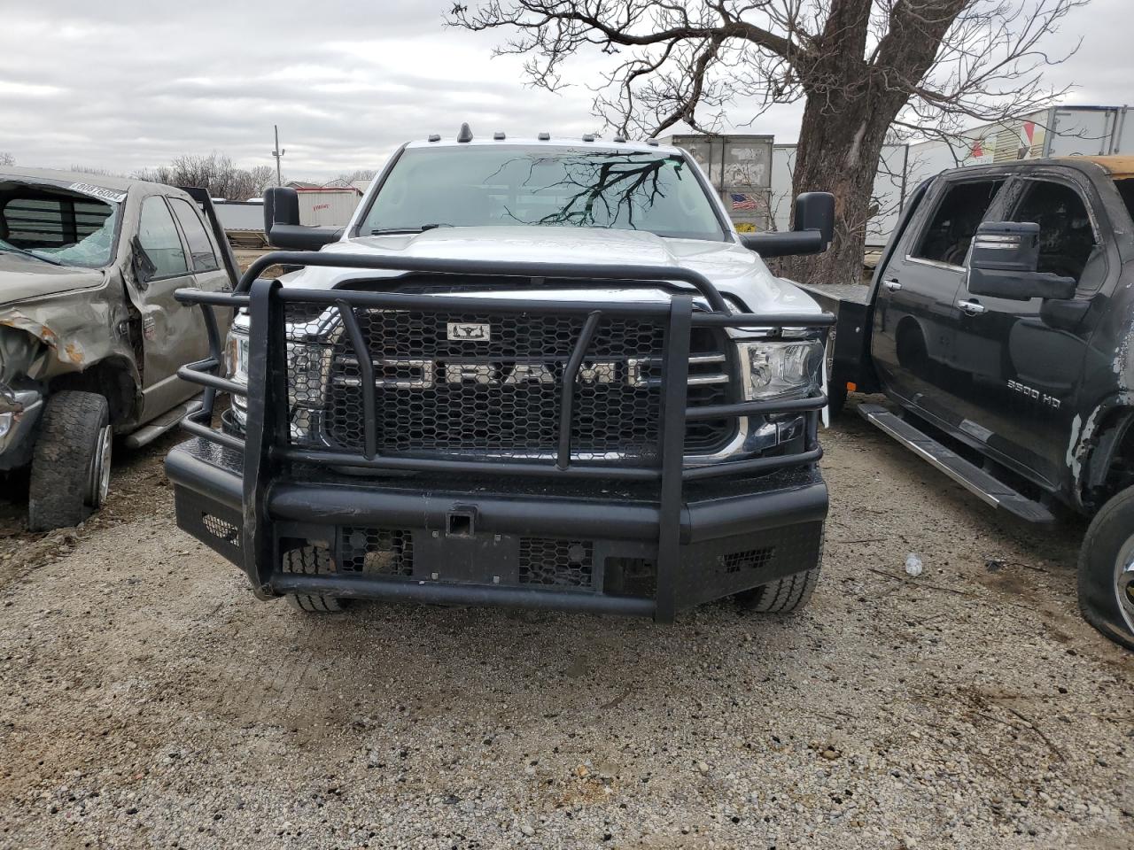 2019 RAM 3500 - Image 5