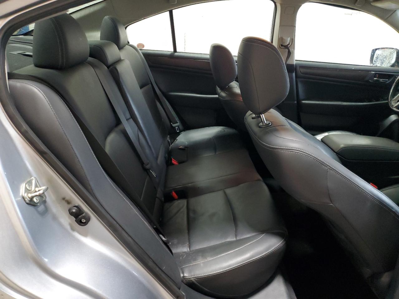 2015 Subaru Legacy - Image 10