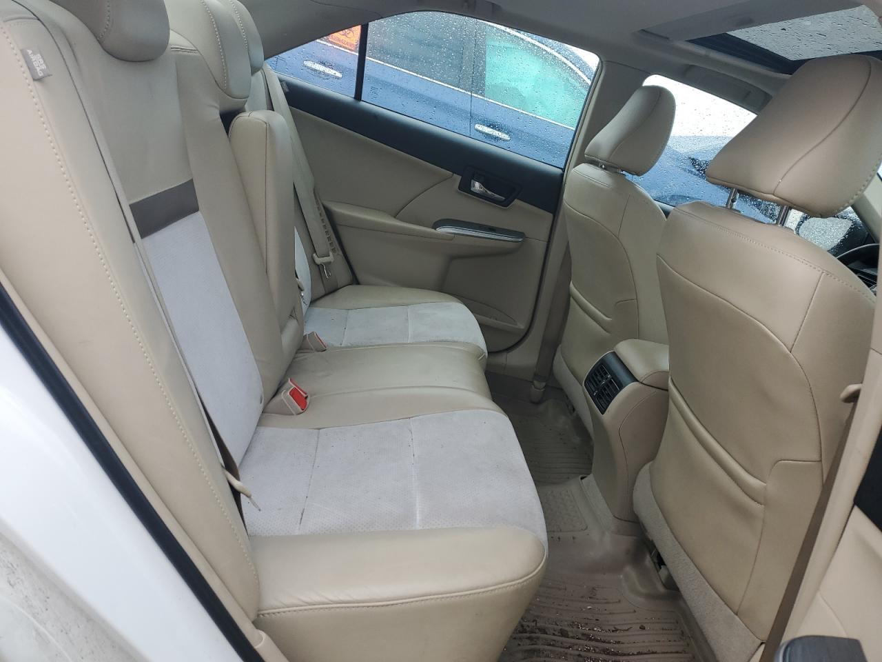 2012 Toyota Camry - Image 10