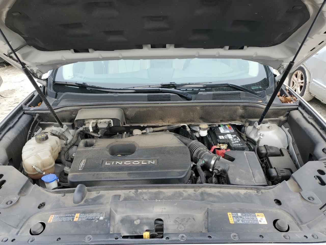 2019 Lincoln Nautilus - Image 12