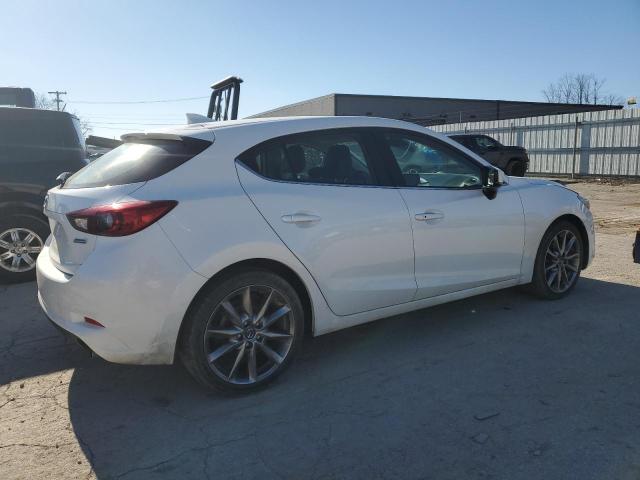  MAZDA 3 2018 Білий