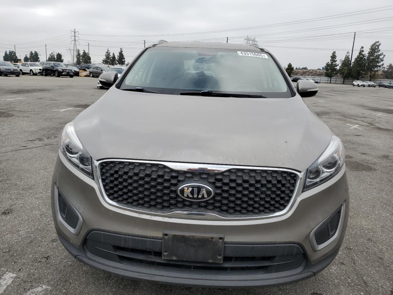 2017 Kia Sorento - Image 5