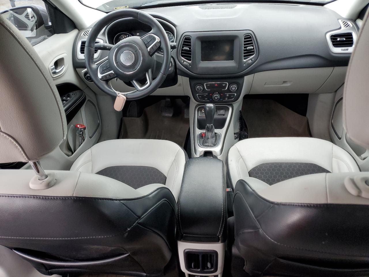 2017 Jeep Compass - Image 8