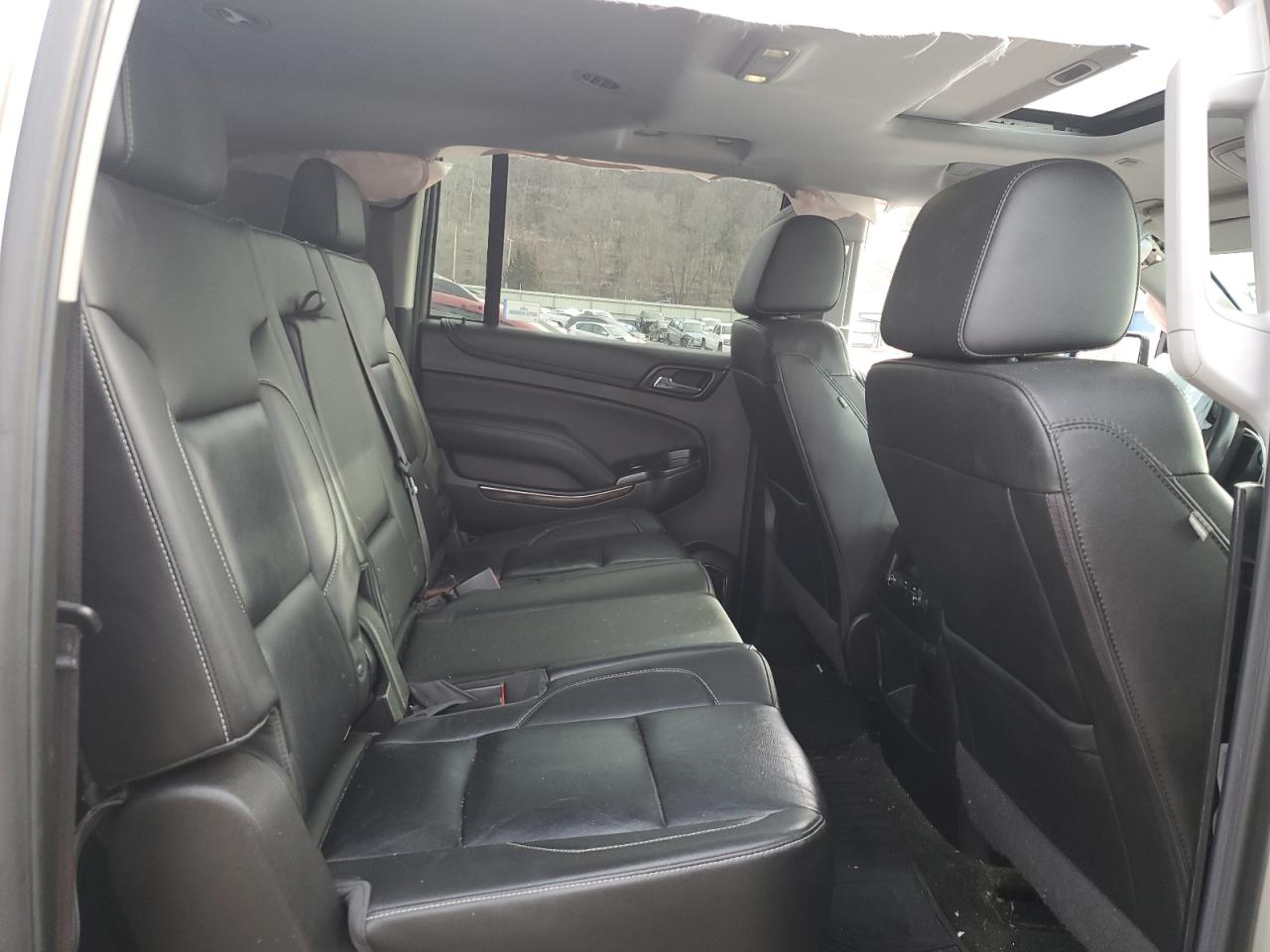 2016 Chevrolet Suburban - Image 11