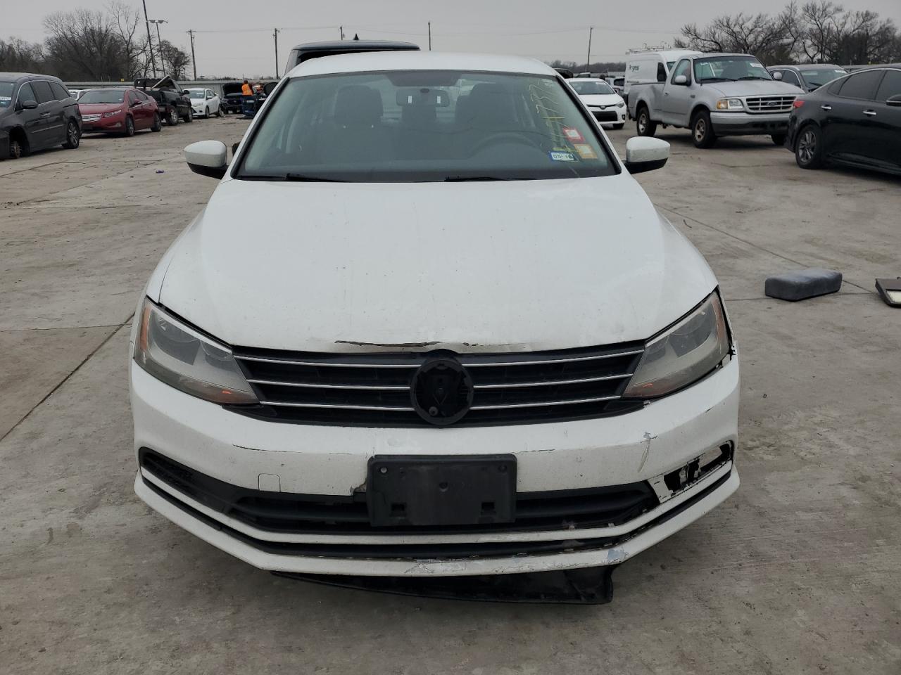 2017 Volkswagen Jetta - Image 5