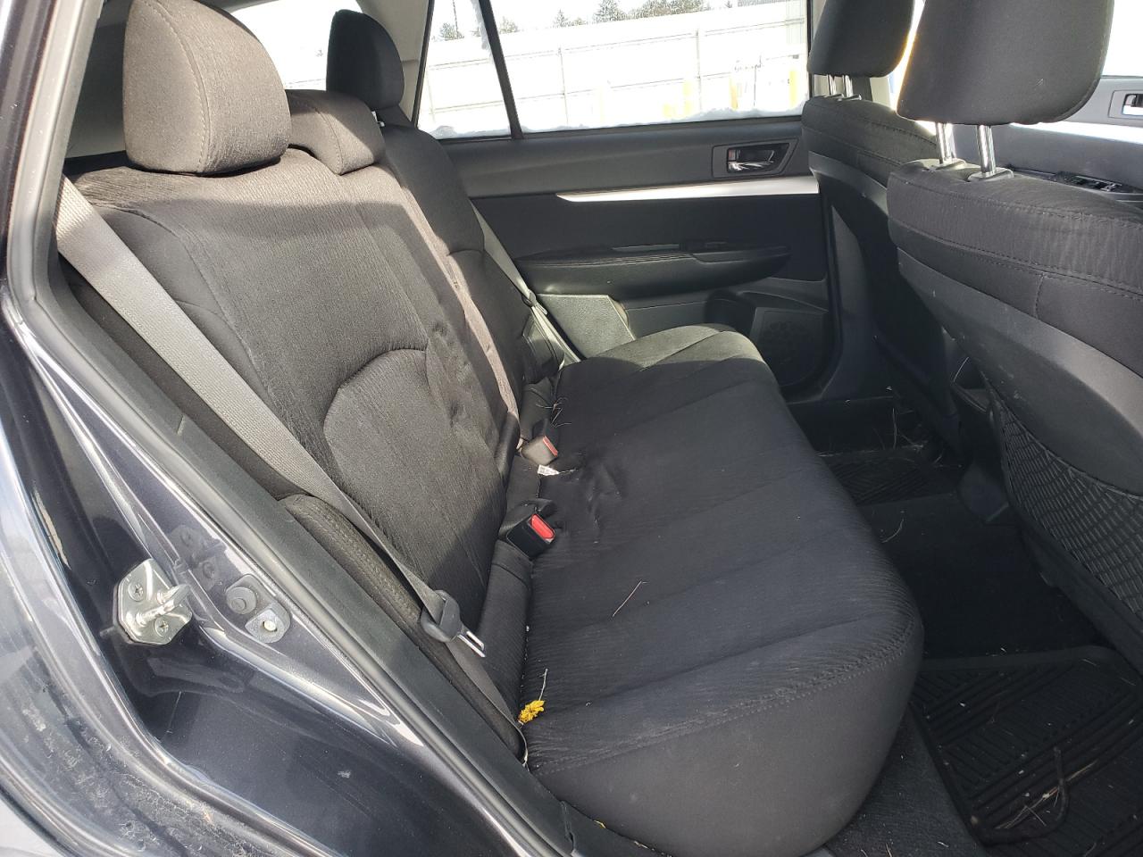 2010 Subaru Outback - Image 10