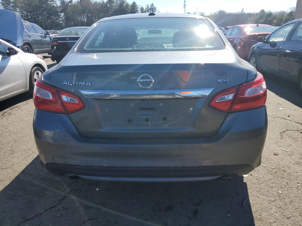 2017 Nissan Altima - Image 6