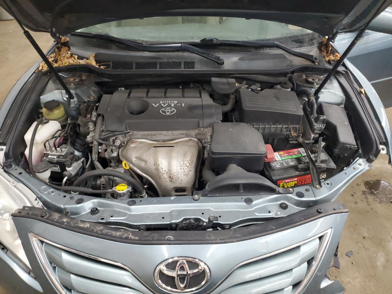 2010 Toyota Camry - Image 13