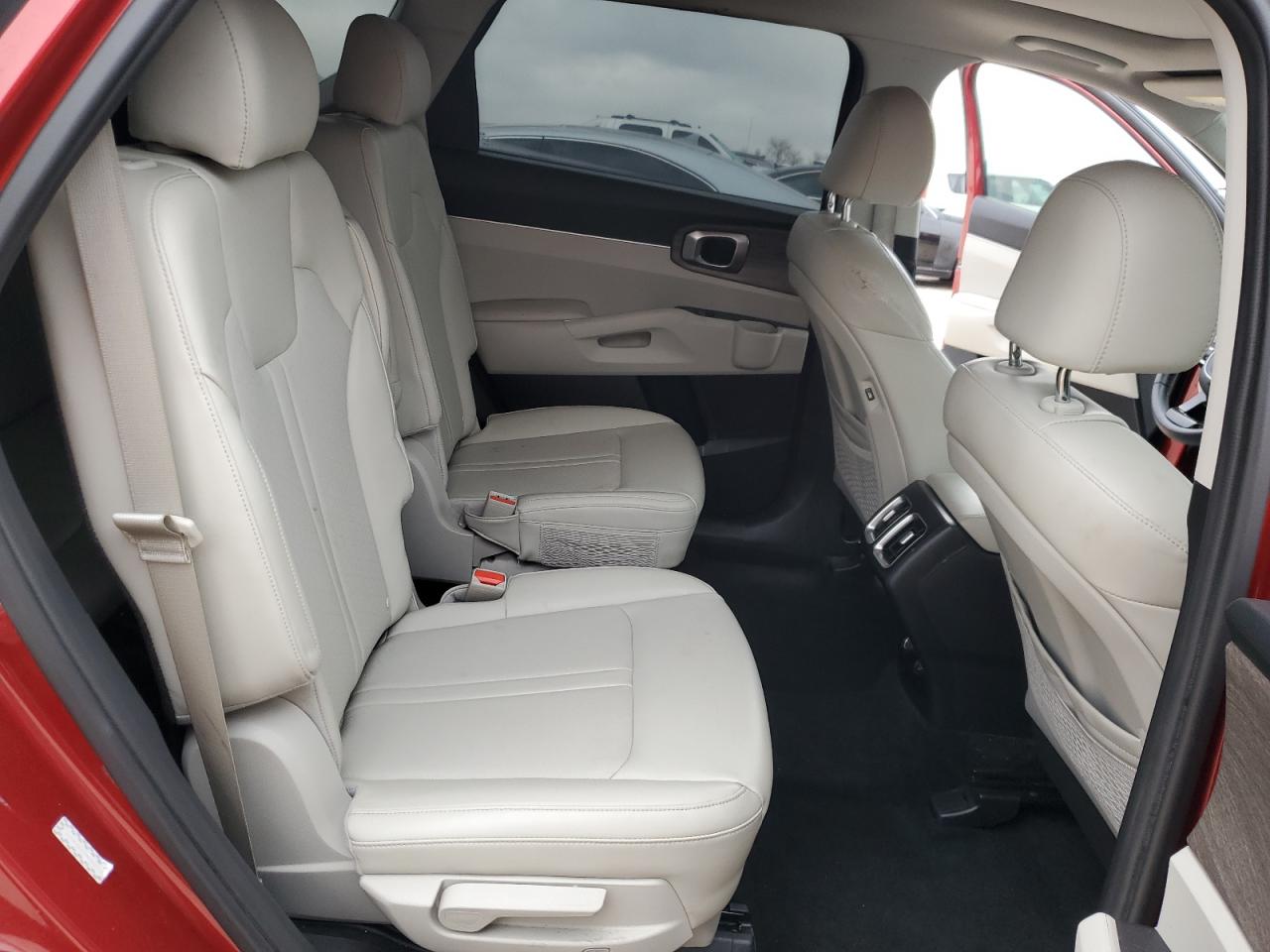 2021 Kia Sorento - Image 11